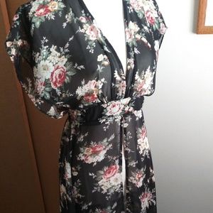 Long cover-up/transparent blouse